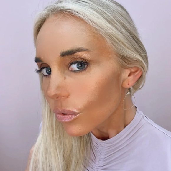 Small Featherweight Hoop Earring In Gold With Silver Wrap / NWOT - Picture 2 of 5